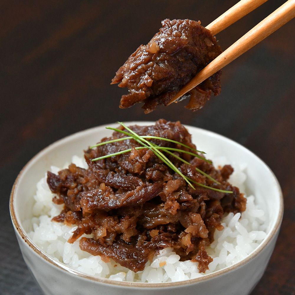 松阪牛しぐれ煮　箸上げイメージ