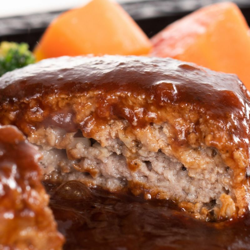 【ソーシャルギフト・ギフト券タイプ】松阪牛 焼ハンバーグ 4個 贈答用箱入り ギフト (デミグラスソース付) 【冷凍】