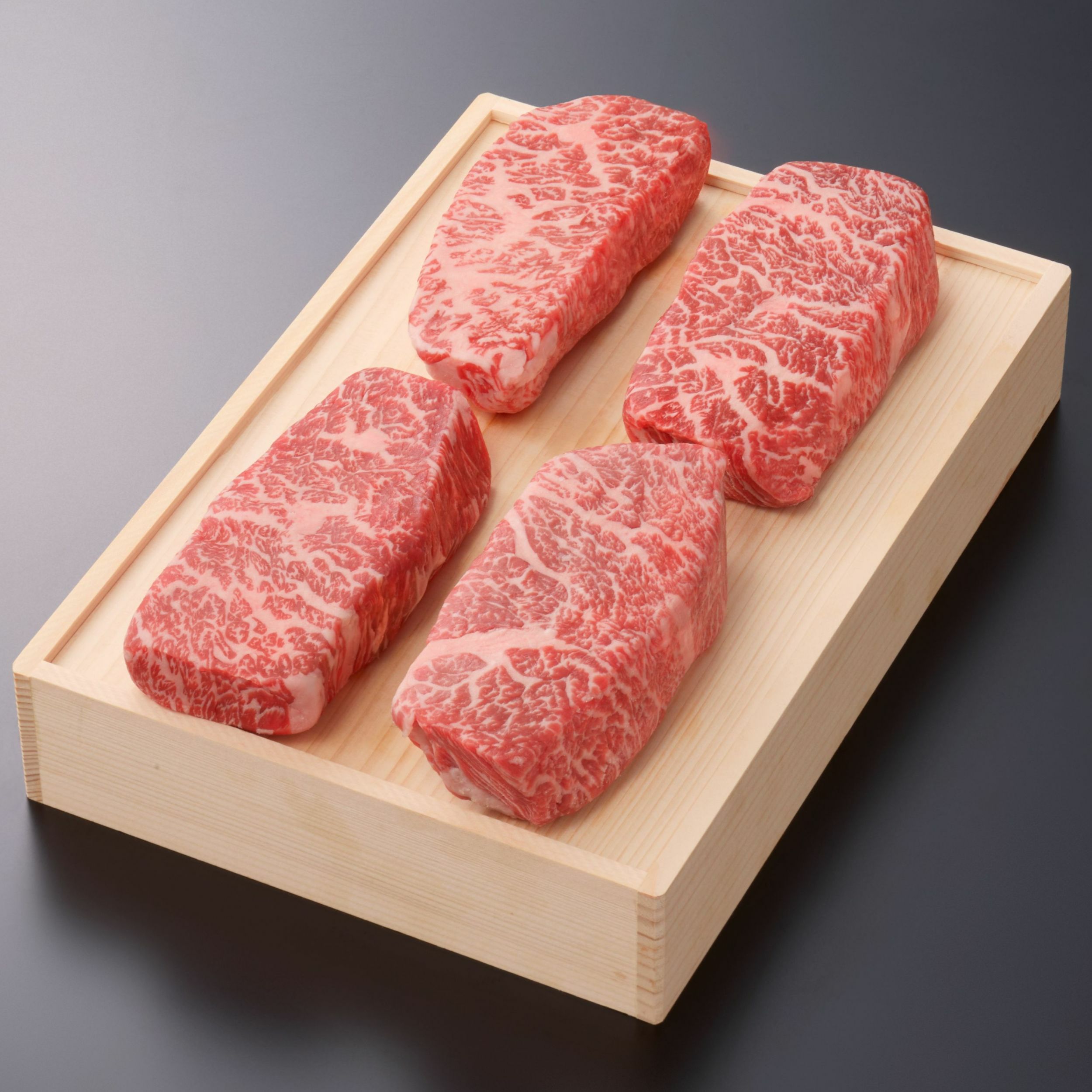 松阪牛カイノミステーキ肉100ｇ　8枚　贈答用木箱入りギフト