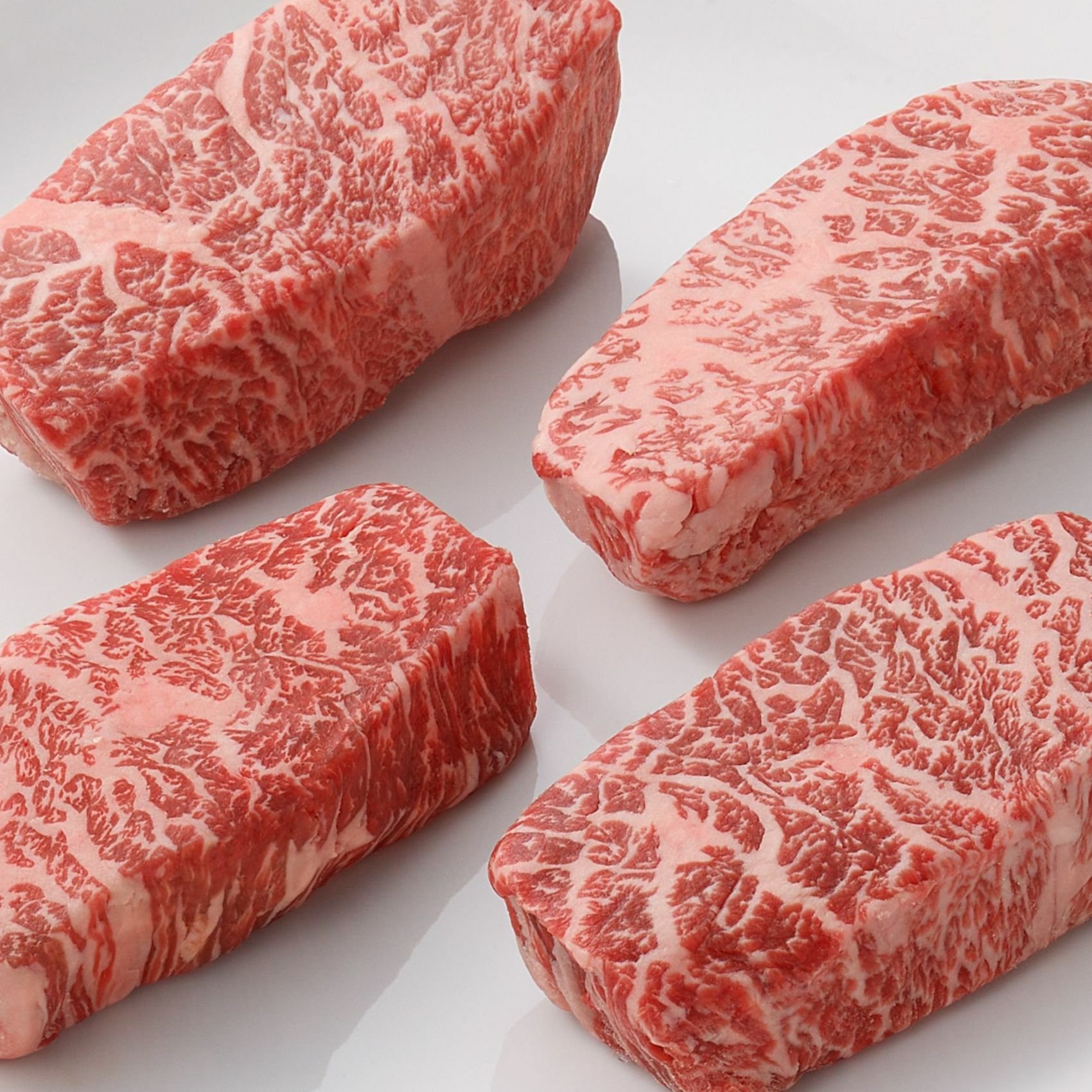 松阪牛カイノミステーキ肉100ｇ　8枚　贈答用木箱入りギフト